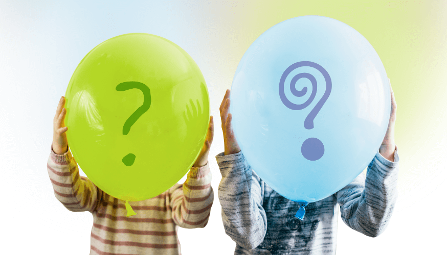 Zwei Kinder halten jeweils einen blauen Ballon und einen grünen Ballon mit einem Fragezeichen in ihren Händen. Die Ballons verdecken ihre Gesichter.
